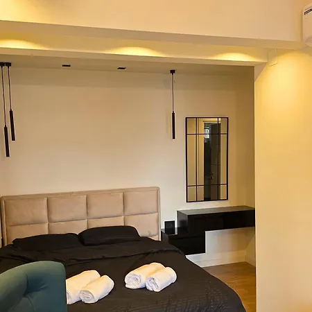 Dior - - Strogi Centar Grada *