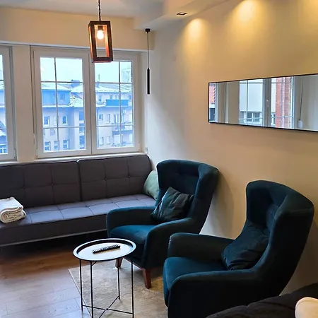 Dior - - Strogi Centar Grada