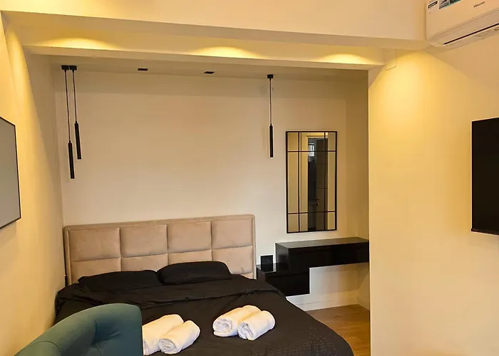 Dior - - Strogi Centar Grada *