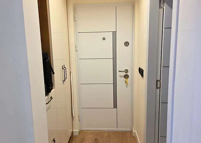 Dior - - Strogi Centar Grada