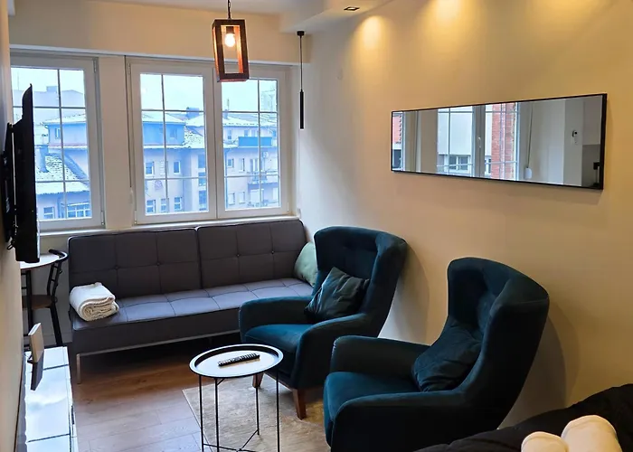 Dior - - Strogi Centar Grada