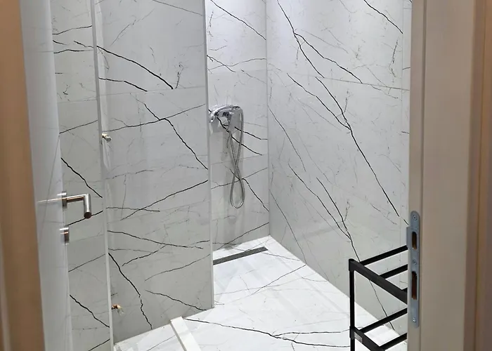 Dior - - Strogi Centar Grada 公寓 *